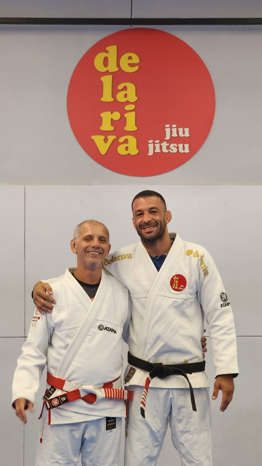Mestre Magrão ao lado do Mestre Ricardo De La Riva
