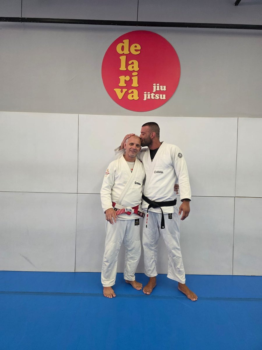 Mestre Magrão e o Mestre Ricardo De La Riva na academia De La Riva Jiu-Jitsu