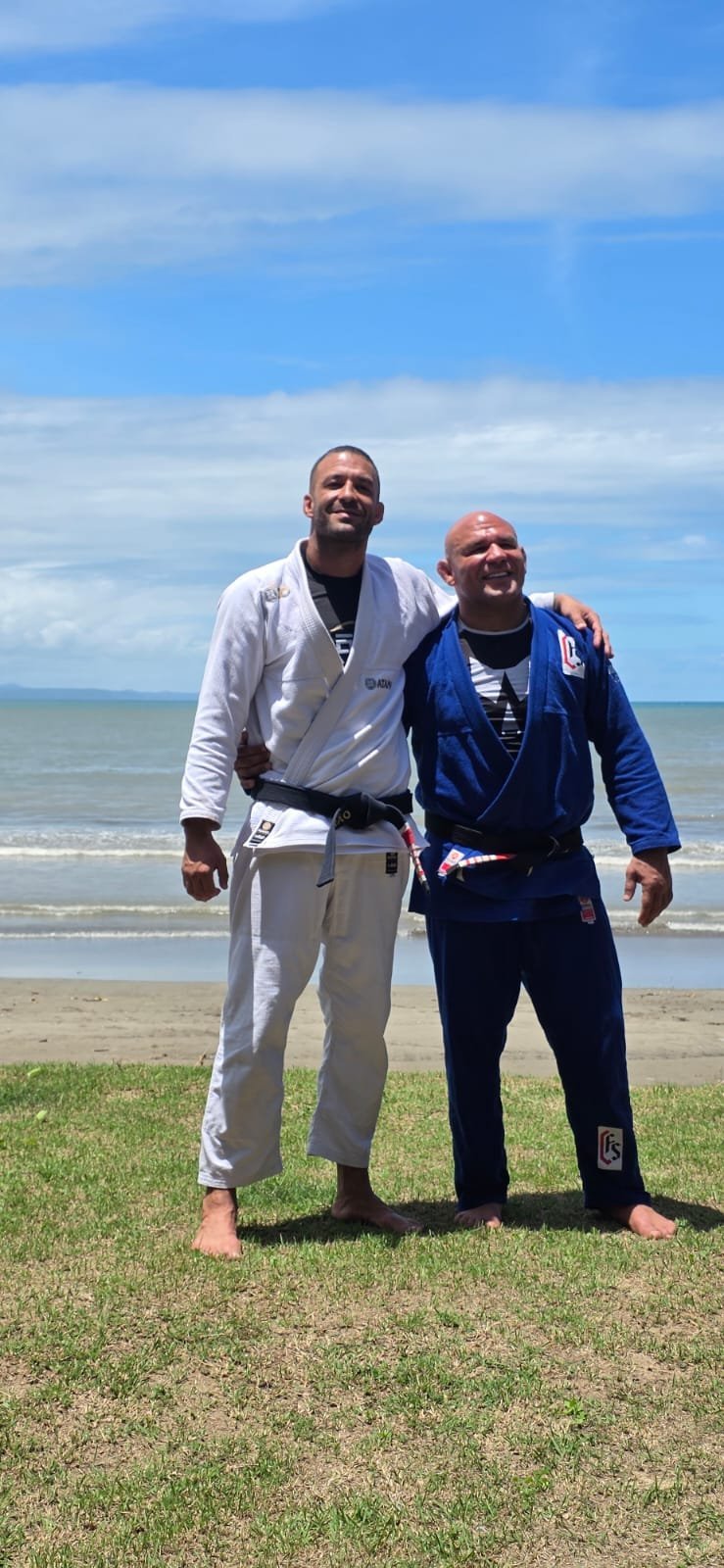 Mestre Magrão na praia de Ilhéus