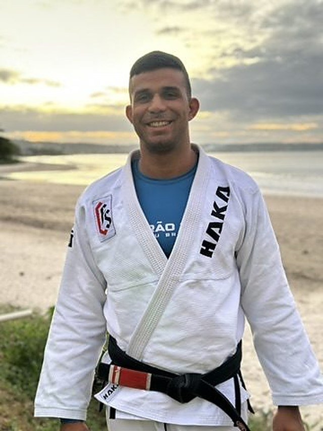 Professor Thiago Santos
